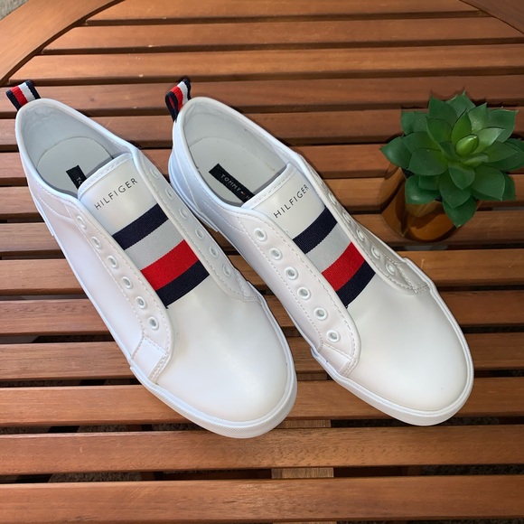 Giày thể thao nữ Tommy Hilfiger Women's Anni Slip-On Sneaker